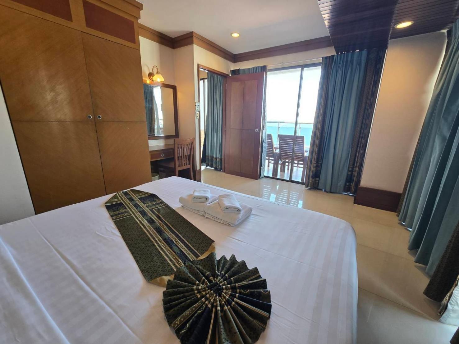 Mike Beach Resort Pattaya Eksteriør billede