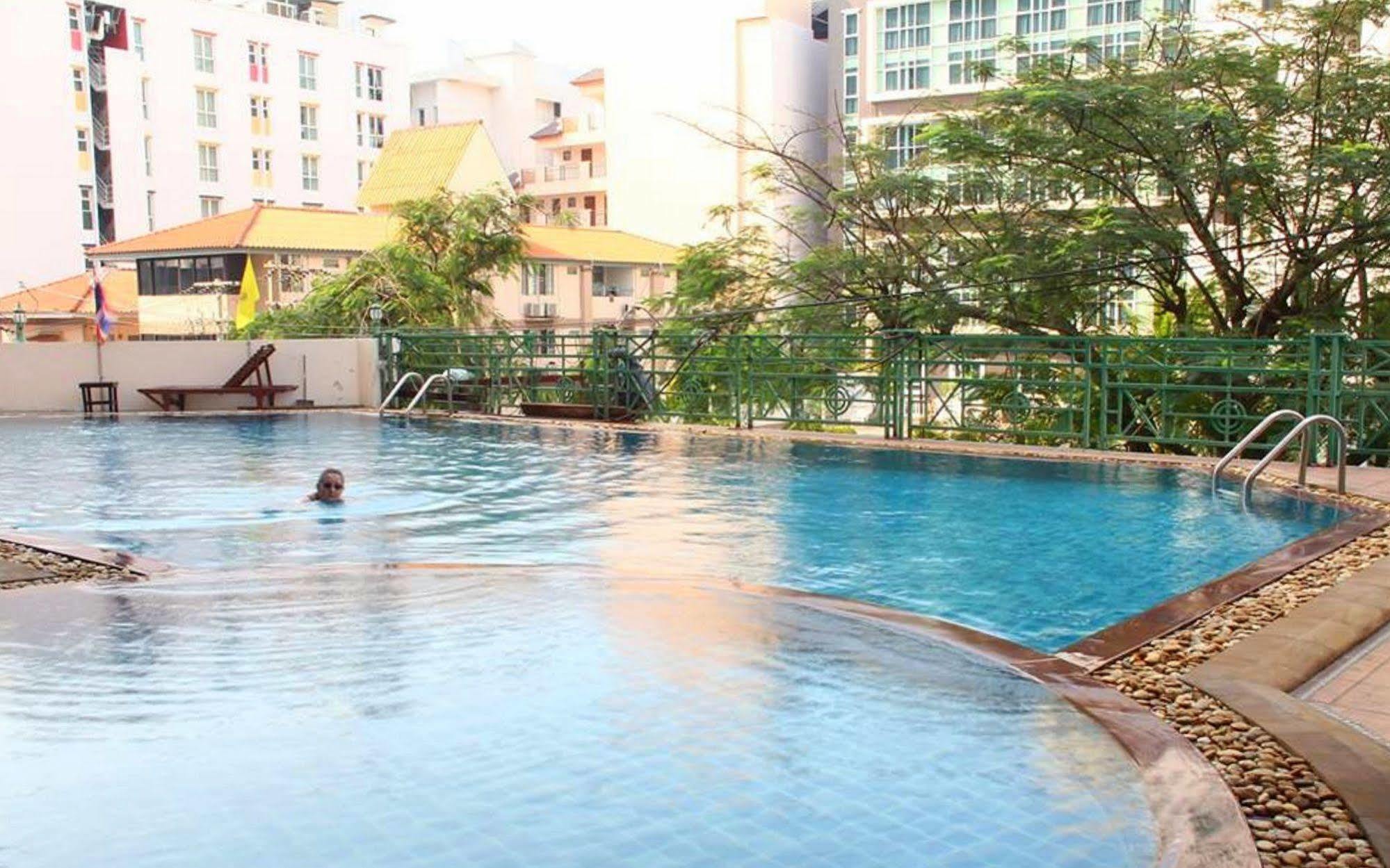 Mike Beach Resort Pattaya Eksteriør billede